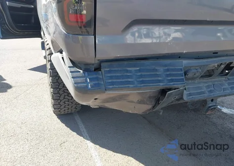 2020 Toyota Tundra 1794 Edition z USA, uszkodzony, nr VIN 5TFGY5F11LX271830